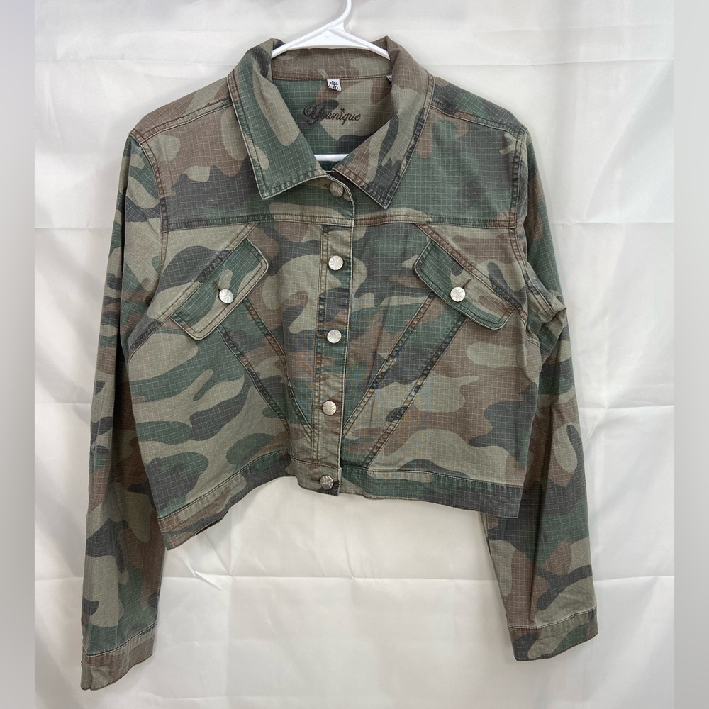 NWOT‎ Younique girl’s green camouflage denim button front cropped jacket stretch